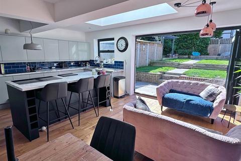 95 Cavalry Crescent, Eastbourne, BN20 8RL