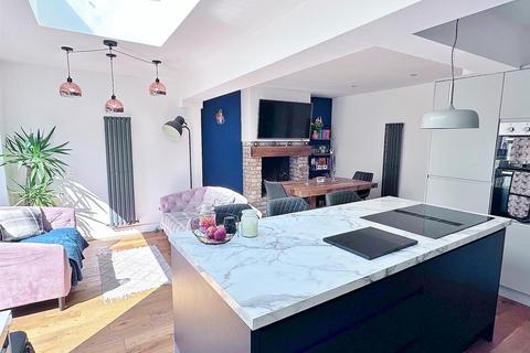 95 Cavalry Crescent, Eastbourne, BN20 8RL