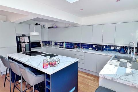 95 Cavalry Crescent, Eastbourne, BN20 8RL