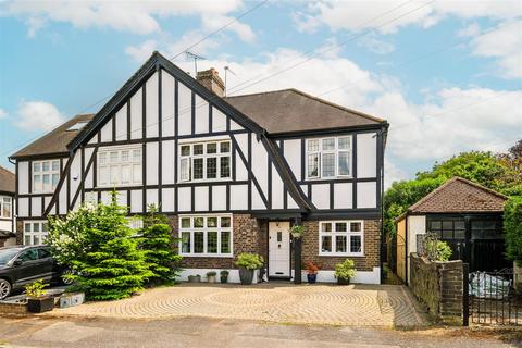 1 Oakhurst Gardens, London, E4 6BQ