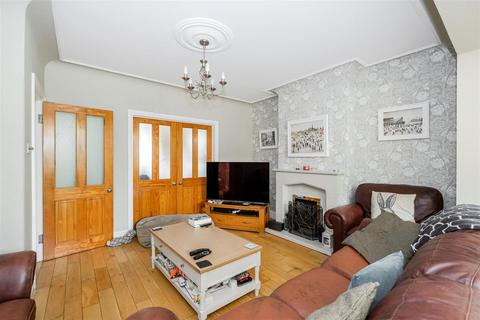 1 Oakhurst Gardens, London, E4 6BQ