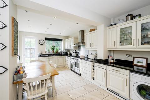 1 Oakhurst Gardens, London, E4 6BQ
