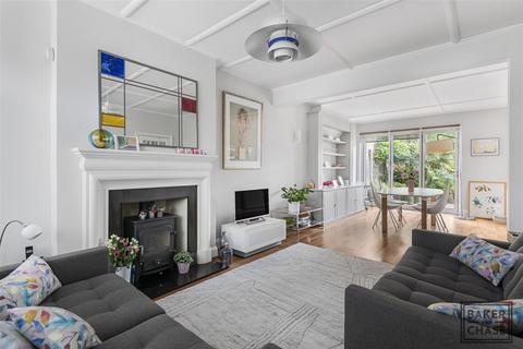 4 bedroom semi-detached house for sale, Arundel Gardens, London N21