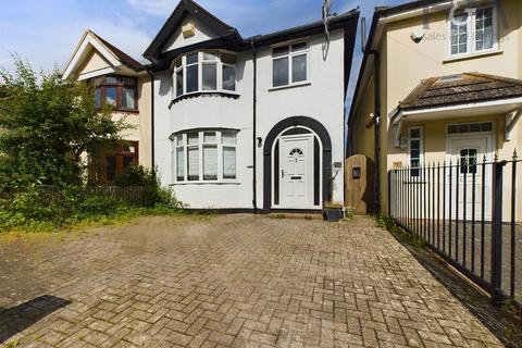 4 bedroom detached house to rent, Fairview Road, Stevenage