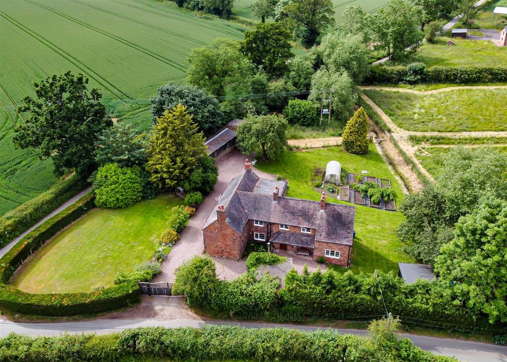 Wootton Farmhouse-drone4.jpg