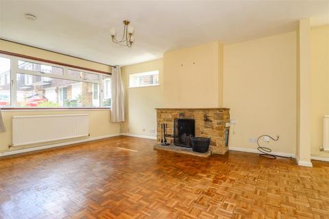 3 bedroom end of terrace house for sale, Lambs Crescent, Horsham