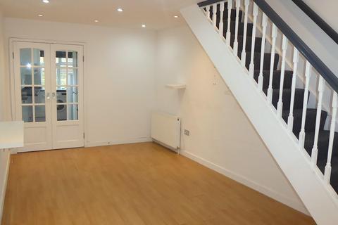 2 bedroom end of terrace house to rent, Fair Close, Bushey WD23