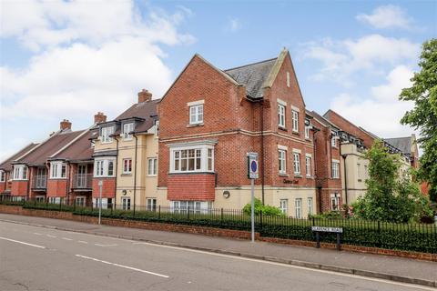 Brighton Road, Horsham