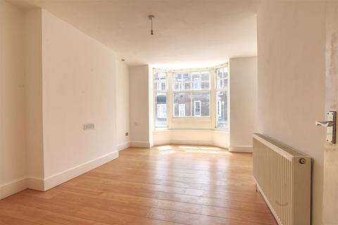 2 bedroom flat for sale, St. Leonards Road, Bexhill-On-Sea