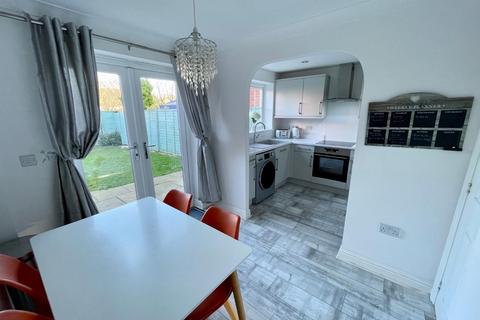 3 bedroom end of terrace house for sale, Bridge Meadow Way, Grange Park, Northampton NN4