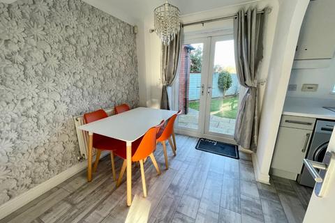 3 bedroom end of terrace house for sale, Bridge Meadow Way, Grange Park, Northampton NN4