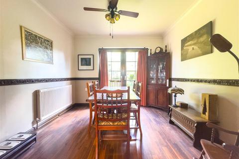 36 Caterham Avenue, Ilford, IG5 0PZ