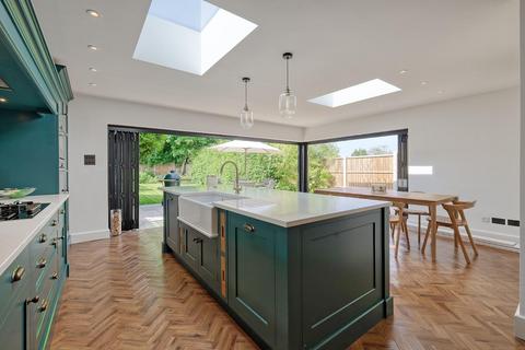 14 Hill Road, Theydon Bois, Epping, CM16 7LX