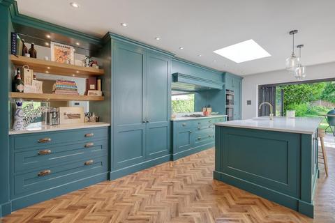 14 Hill Road, Theydon Bois, Epping, CM16 7LX