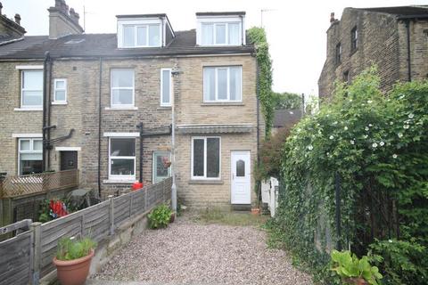 4 bedroom end of terrace house for sale, New Street, Idle, Bradford