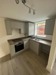 2 bedroom flat to rent, 1 Laburnham Road, Maidenhead
