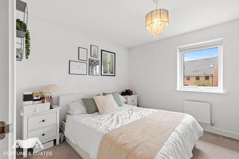 37 Plumtree Drive, Harlow, CM17 0FN