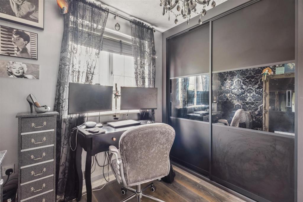 Bedroom/Study