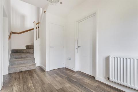 15 Crompton Way, Bradford, BD10 0DZ