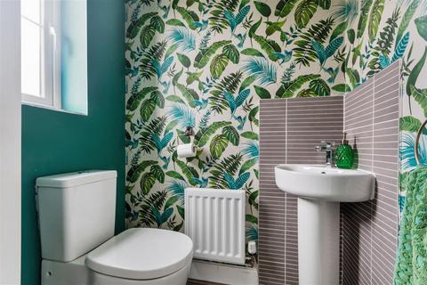 15 Crompton Way, Bradford, BD10 0DZ