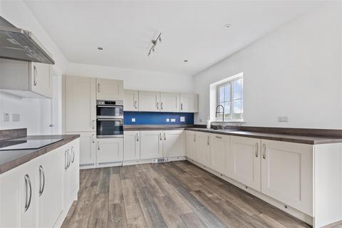 15 Crompton Way, Bradford, BD10 0DZ