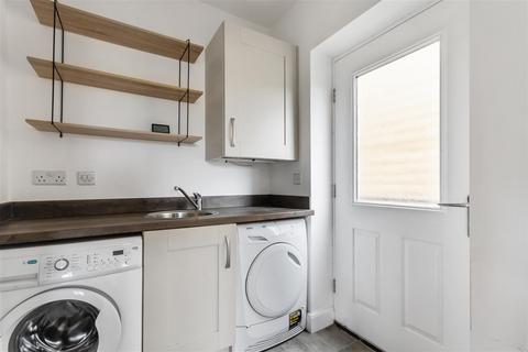 15 Crompton Way, Bradford, BD10 0DZ