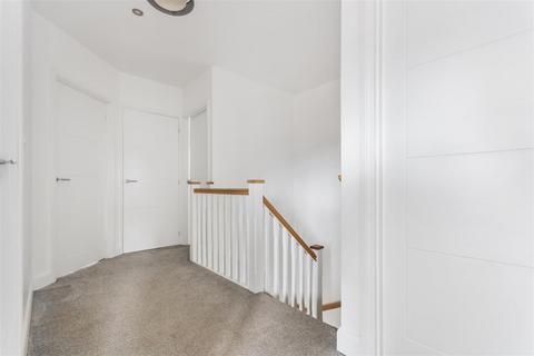 15 Crompton Way, Bradford, BD10 0DZ