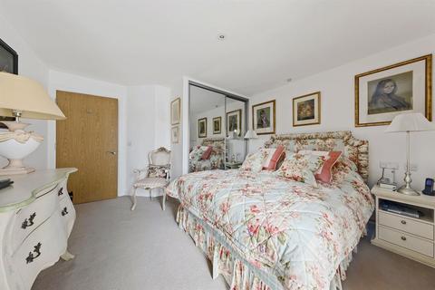 2 bedroom apartment for sale, Queens Road, Weybridge