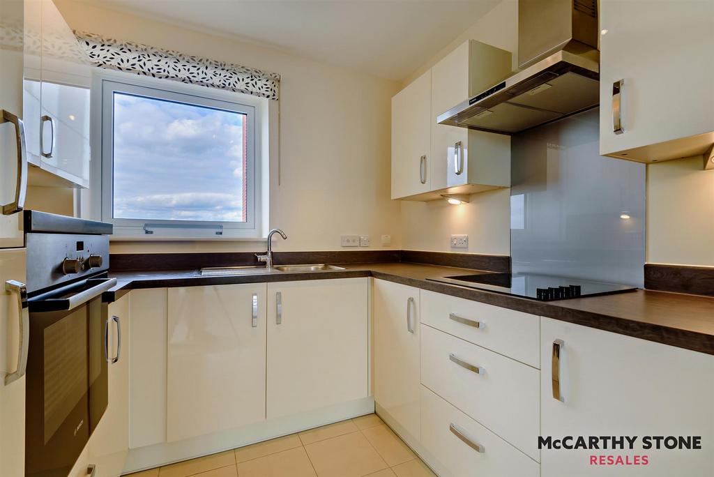8604862-interior14-800.JPG
