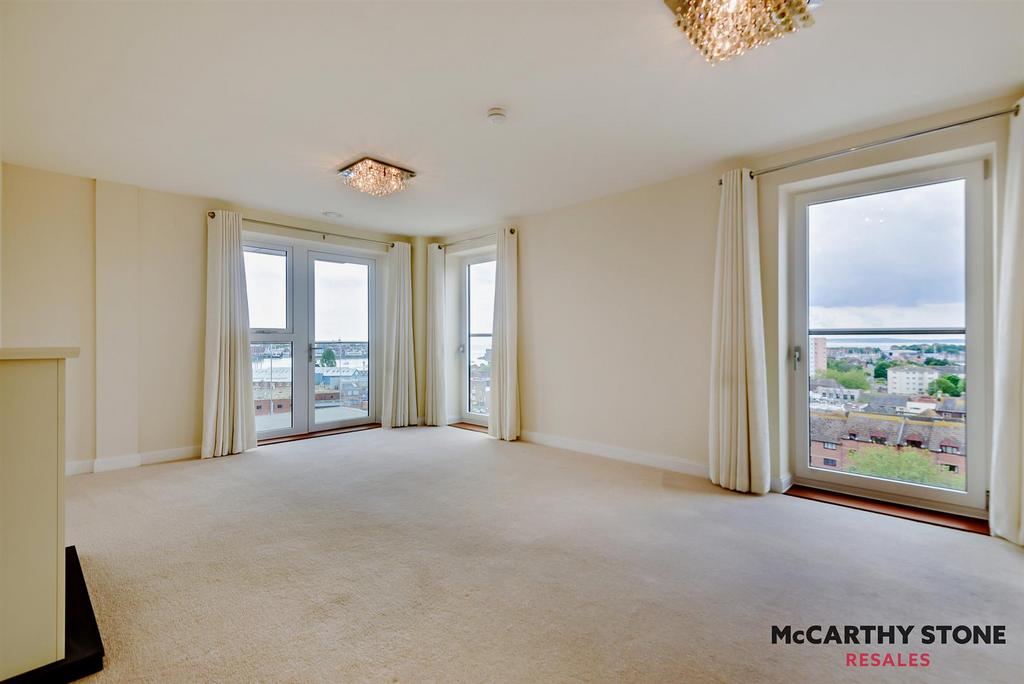 8604862-interior10-800.JPG