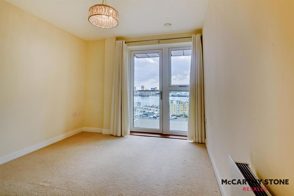 8604862-interior07-800.JPG