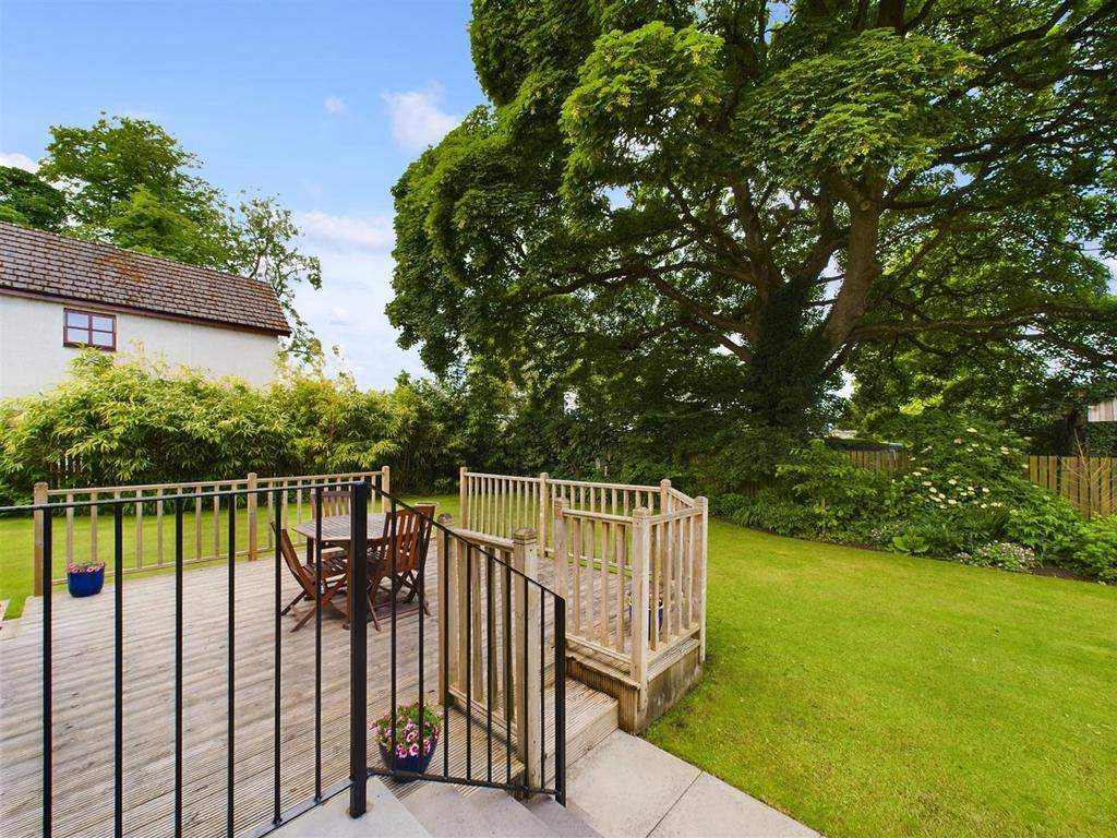 CAM01486 G0-PR0429-STILL029.jpg