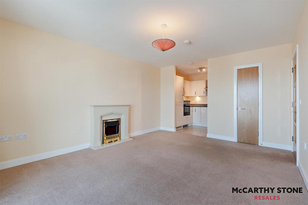 8604272-interior06-800.JPG