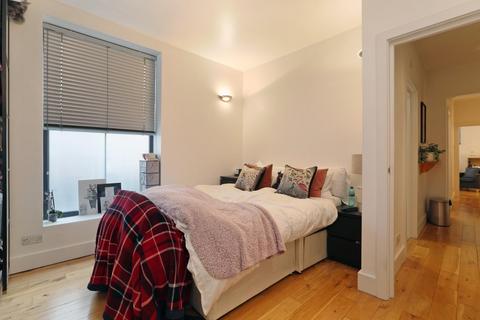 2 bedroom flat for sale, Dartmouth Place, London, SE23