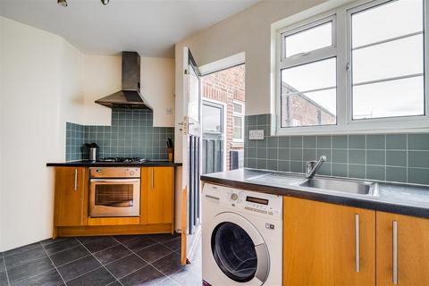 3 bedroom flat to rent, St Catherines Court, Bedford Road, Chiswick