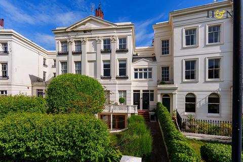 2 bedroom flat for sale, Montpelier Crescent, Brighton BN1