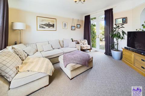 5 King Arthurs Drive, Strood, Rochester, ME2 3LZ