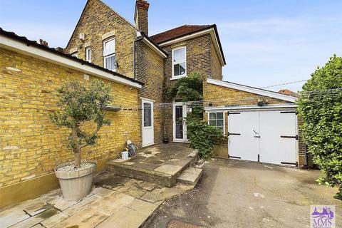 5 King Arthurs Drive, Strood, Rochester, ME2 3LZ