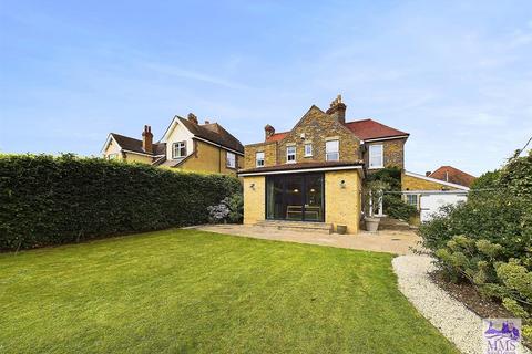 5 King Arthurs Drive, Strood, Rochester, ME2 3LZ