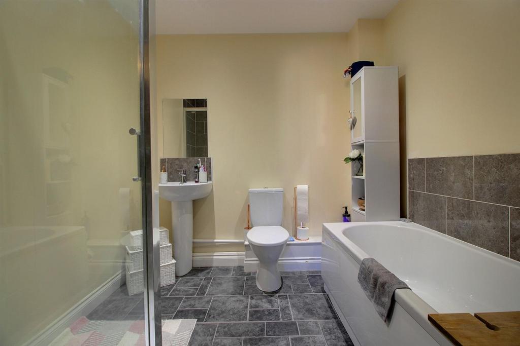 AD0057  Bathroom.jpg