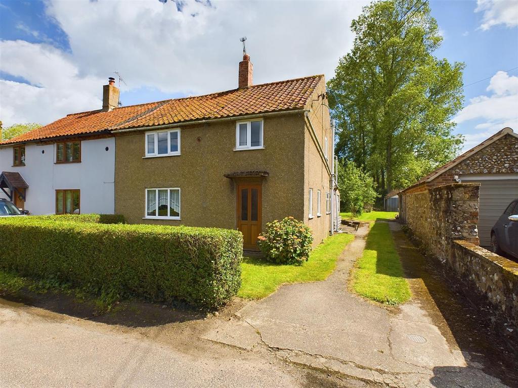 Syers Lane, Beeston, Kings Lynn 3 bed semidetached house for sale £