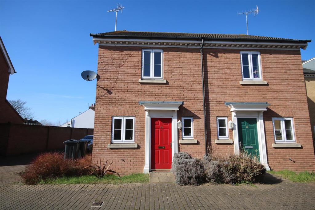 Gilbert Way, Canterbury 2 bed detached house £1,250 pcm (£288 pw)
