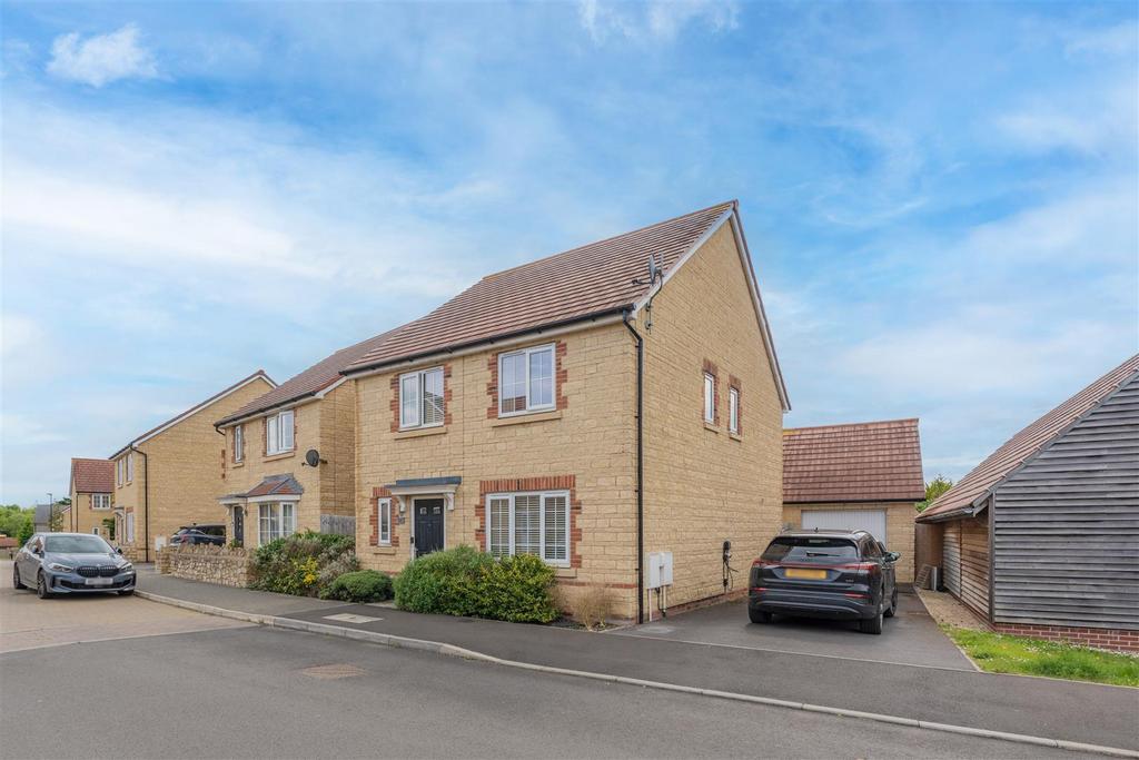 Maes Knoll Drive, Whitchurch, Bristol 4 bed detached house for sale £
