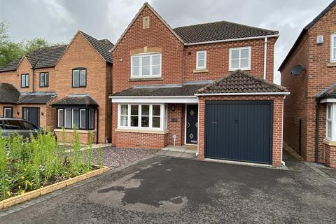 4 bedroom detached house for sale, Skinners Way, Midway DE11