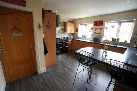 4 bedroom detached house for sale, Sparrowcroft Lane, Blacktoft, Goole