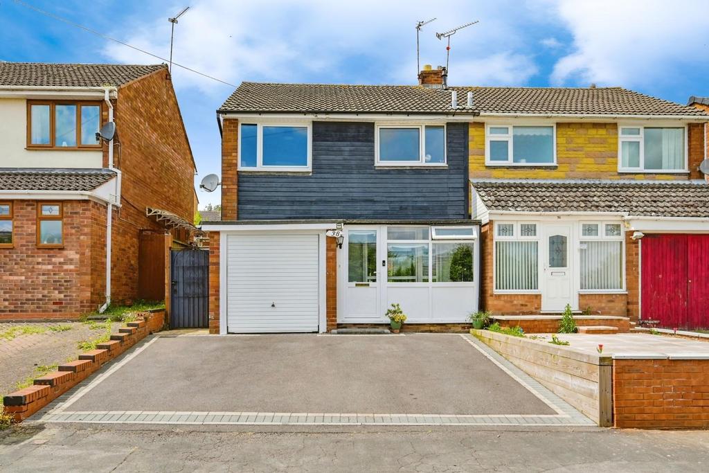 Laurel Avenue, Polesworth, Tamworth 3 bed semidetached house for sale