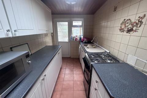 2 bedroom house to rent, Halefield Road, London