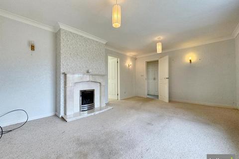 4 bedroom detached house for sale, Birkdale Drive, Chesterfield