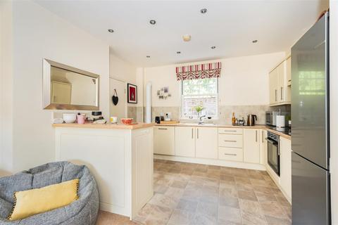 3 bedroom end of terrace house for sale, 5 Manor Farm Court, Driffield, YO25 3QT