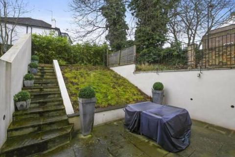2 bedroom end of terrace house to rent, Parkhill Road, Belsize Park, London, NW3